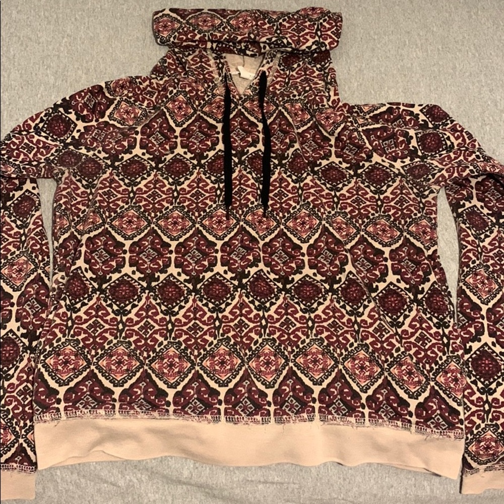 Women’s sweatshirt with hoodie